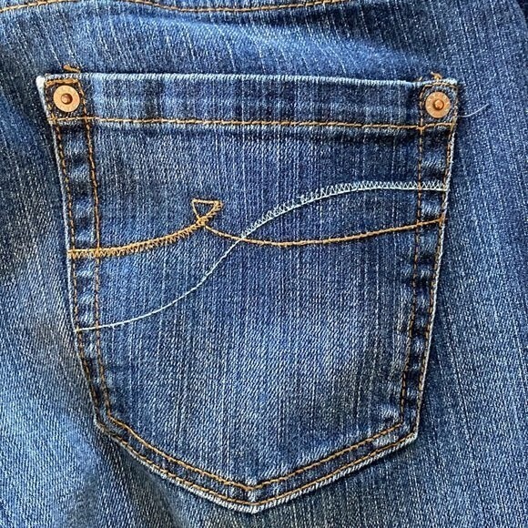 DKNY Ludlow Bootcut Distressed Jeans Stretch Whiskering Faded Mid Rise - Picture 14 of 15